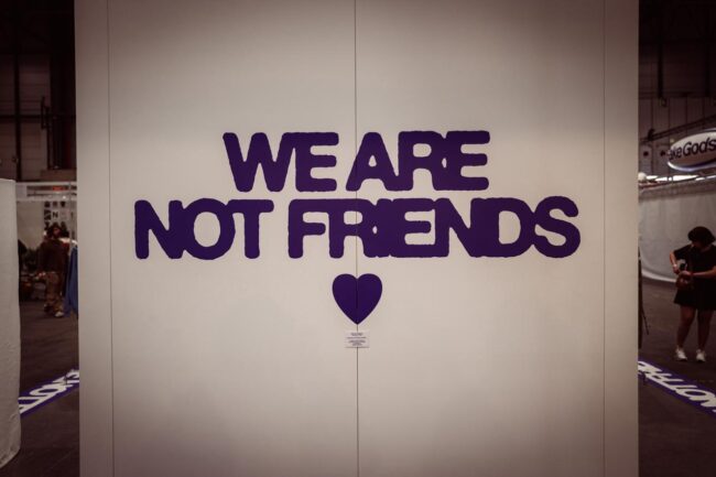 We are not friends - www.somosbig.es